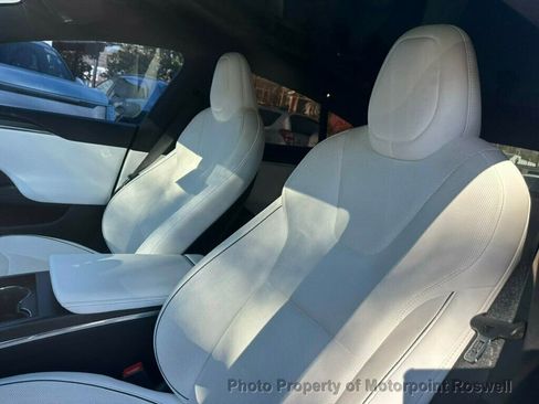 Used 2022 Tesla Model S Plaid image 7
