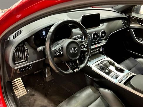Used 2018 Kia Stinger GT2 AWD/4WD image 14