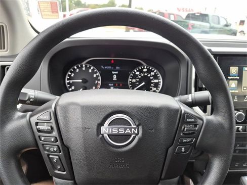 Certified 2025 Nissan Frontier SV image 27