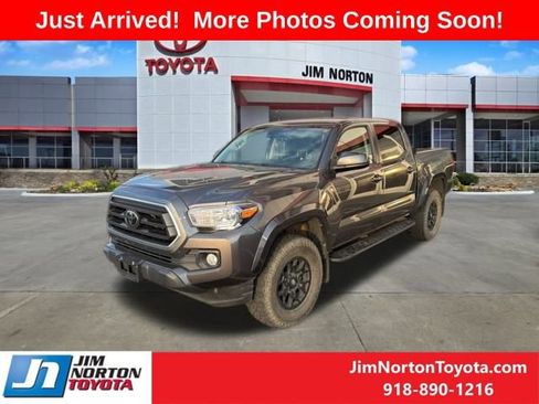 Used 2021 Toyota Tacoma SR5 image 3
