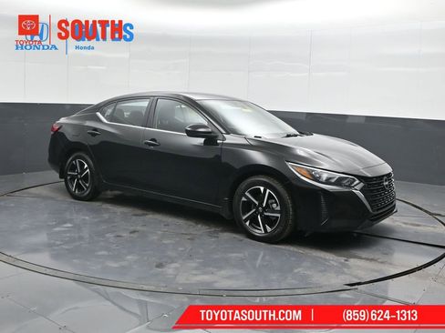 Used 2025 Nissan Sentra SV image 4