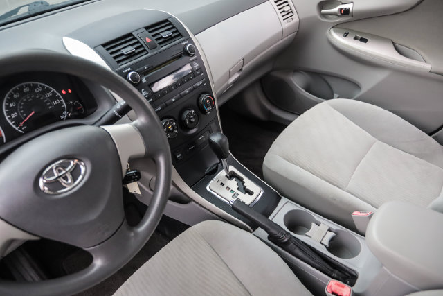 Used 2010 Toyota Corolla LE FWD image 40