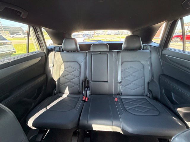 Used 2024 Volkswagen Atlas Cross Sport SE FWD image 22