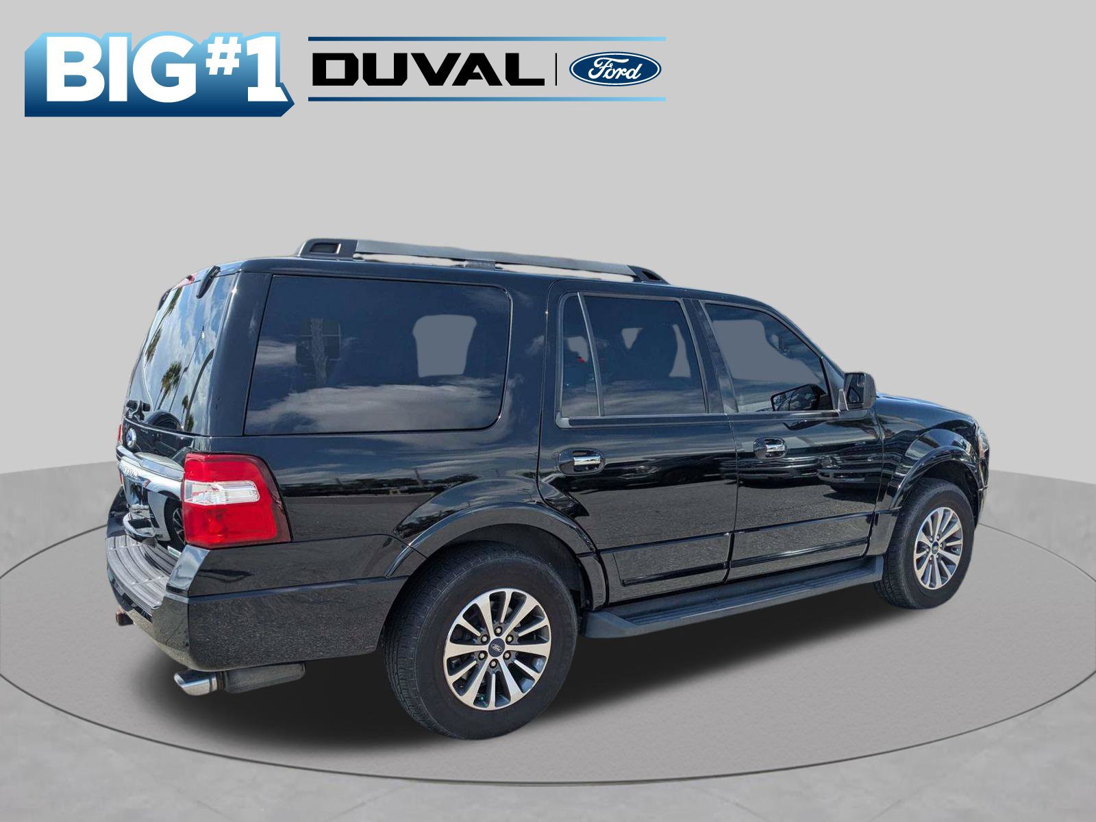 Used 2017 Ford Expedition XLT RWD image 4