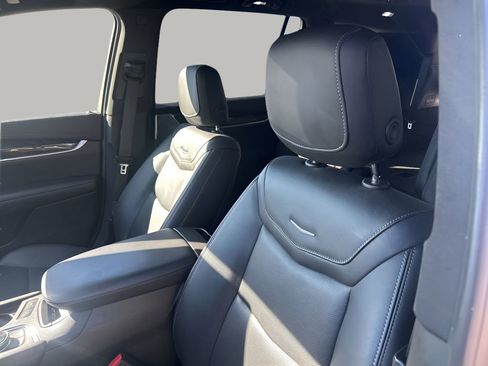Used 2022 Cadillac XT6 Premium Luxury image 27