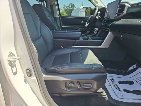 Used 2022 Toyota Tundra SR5 w/ SR5 Premium Package AWD/4WD image 14