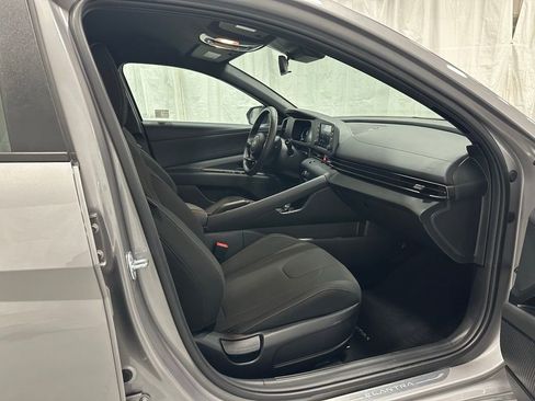 Used 2025 Hyundai Elantra Sport image 49