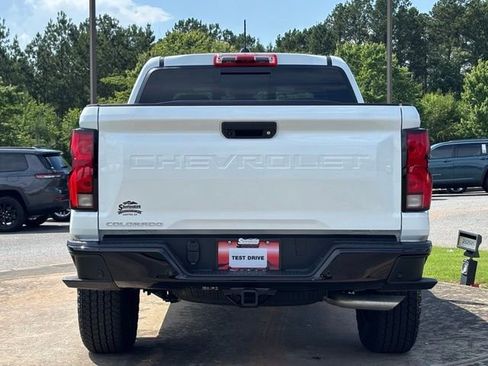 Used 2026 Chevrolet Colorado Z71 w/ Technology Package AWD/4WD image 6