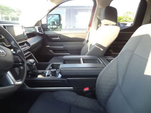 Used 2022 Toyota Tundra SR5 w/ SR5 Convenience Package AWD/4WD image 7