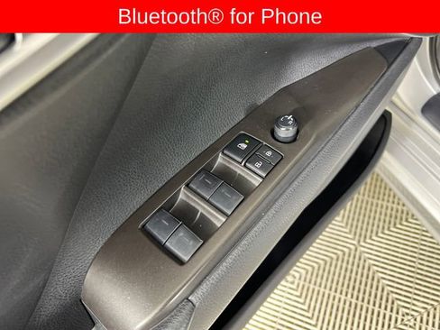 Used 2024 Toyota Camry SE image 12