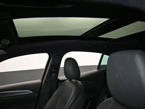 Used 2023 Maserati Grecale GT image 11