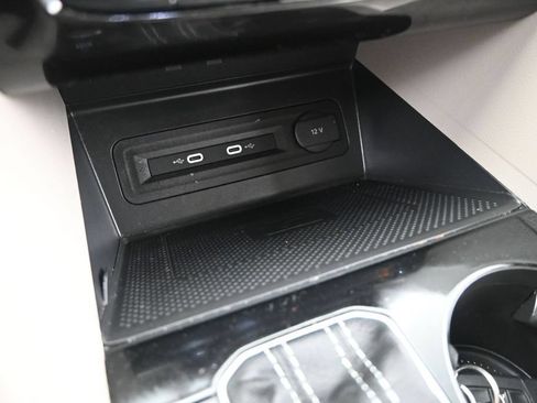 Used 2022 Volkswagen Atlas SE FWD image 17