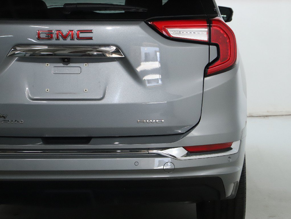 Used 2024 GMC Terrain Denali w/ Denali Premium Package AWD/4WD image 45