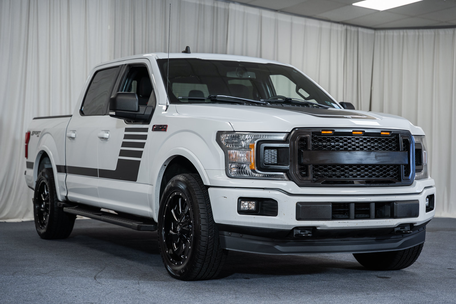 Used 2019 Ford F150 XLT w/ Equipment Group 302A Luxury AWD/4WD image 1