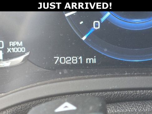 Used 2017 Cadillac Escalade Premium Luxury image 26