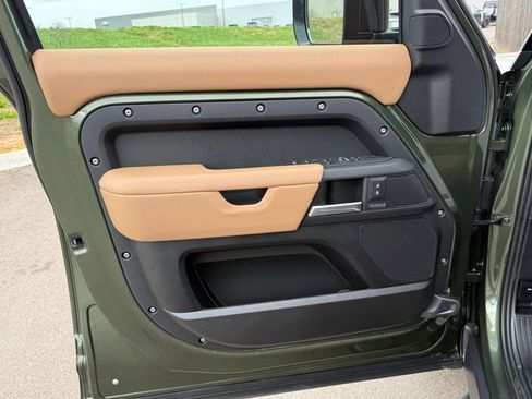 New 2026 Land Rover Defender 110 X-Dynamic SE AWD/4WD image 16