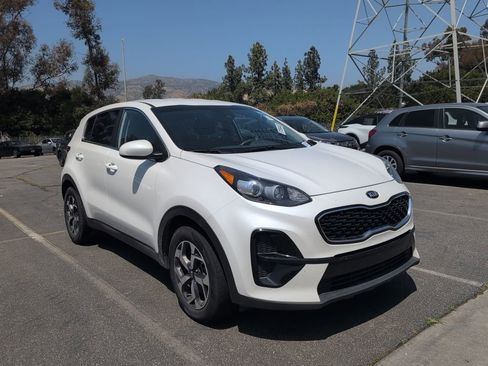 Used 2021 Kia Sportage LX FWD image 3