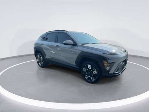Used 2025 Hyundai Kona SEL AWD/4WD image 2