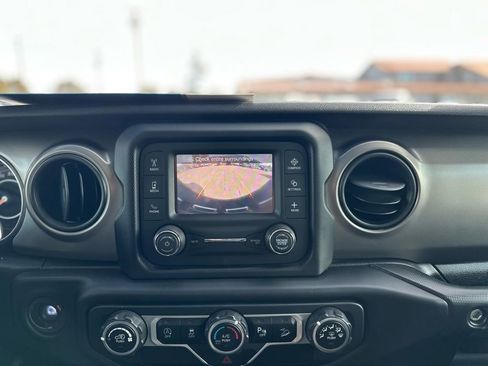 Used 2020 Jeep Wrangler Sport image 23