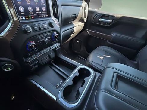 Used 2021 Chevrolet Silverado 1500 High Country w/ Technology Package image 15