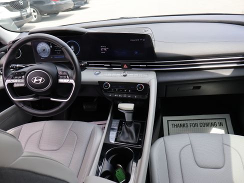 Used 2024 Hyundai Elantra Limited FWD image 13