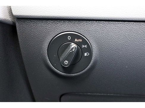 Used 2022 Volkswagen Taos S image 19