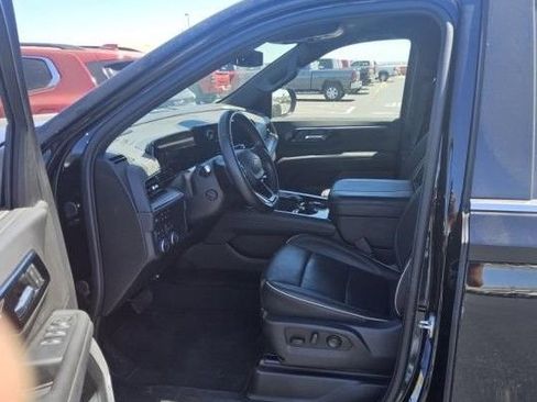 Used 2025 Chevrolet Tahoe Premier AWD/4WD image 4