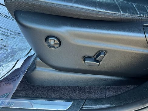 Used 2018 Jeep Grand Cherokee Limited image 22