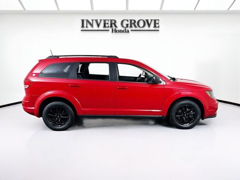 Used 2020 Dodge Journey SE w/ SE Popular Equipment Group FWD image 4