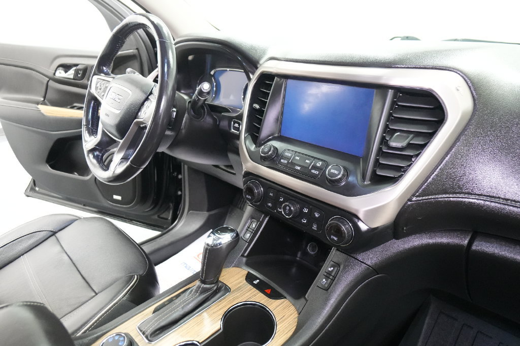 Used 2019 GMC Acadia Denali w/ Technology Package AWD/4WD image 33
