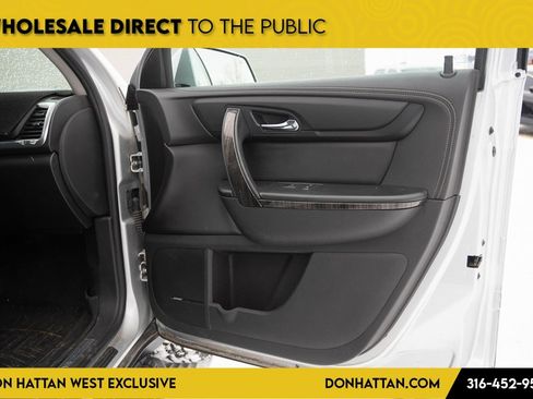 Used 2016 GMC Acadia SLT image 24