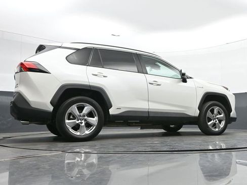 Used 2021 Toyota RAV4 XLE Premium AWD/4WD image 12