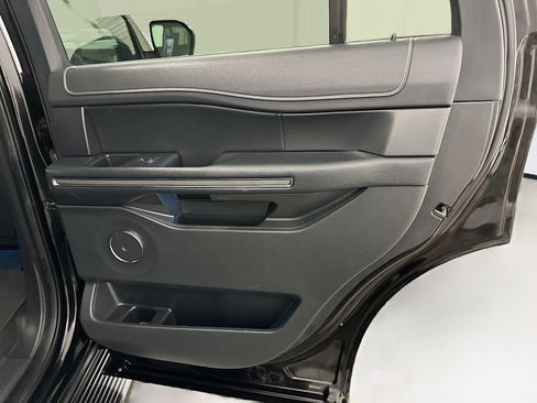Used 2024 Ford Expedition XLT image 33