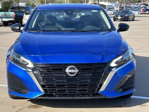 Used 2025 Nissan Altima 2.5 SV image 8