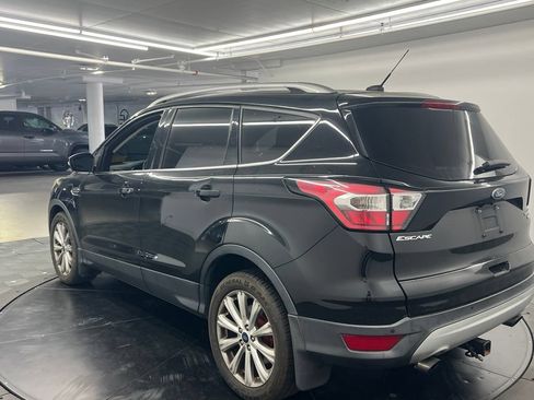 Used 2017 Ford Escape Titanium FWD image 4