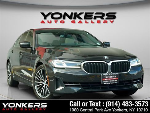 Used 2022 BMW 540i xDrive w/ Premium Package image 12