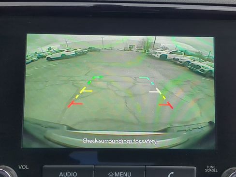 Used 2024 Nissan Frontier SV image 23