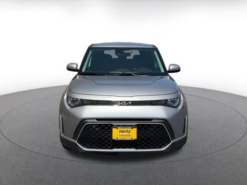 Used 2025 Kia Soul LX w/ LX Technology Package FWD image 4