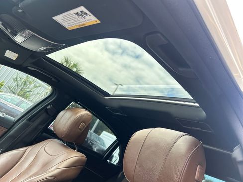 Used 2017 Mercedes-Benz S 550 Sedan image 10