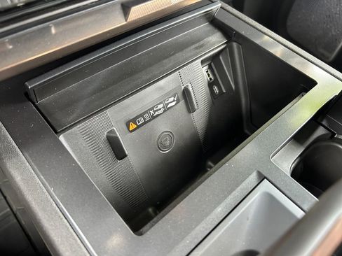 New 2025 GMC Hummer EV 2X w/ LPO, Dark Essentials Package image 36