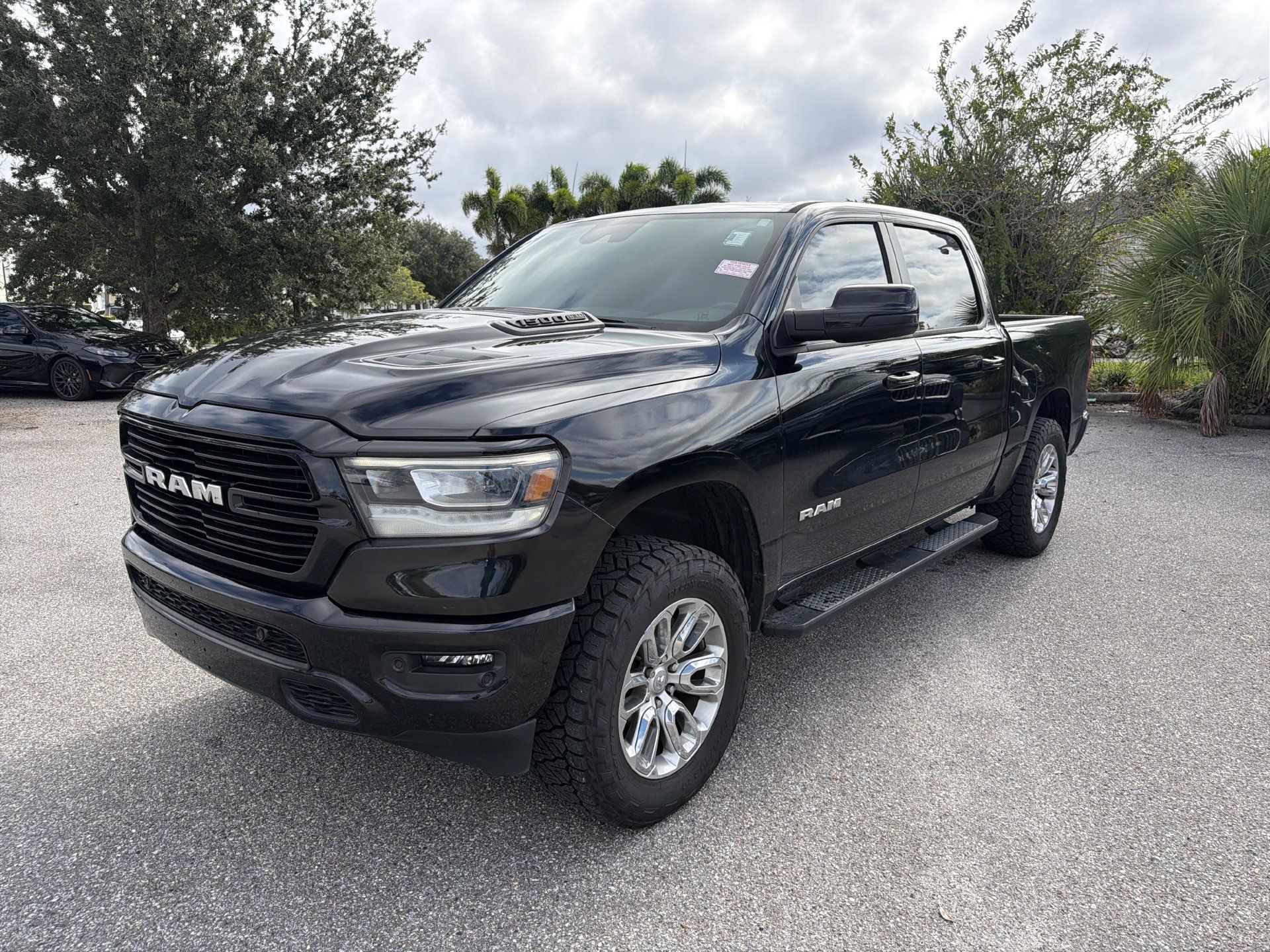 Used 2023 RAM 1500 Laramie AWD/4WD image 8