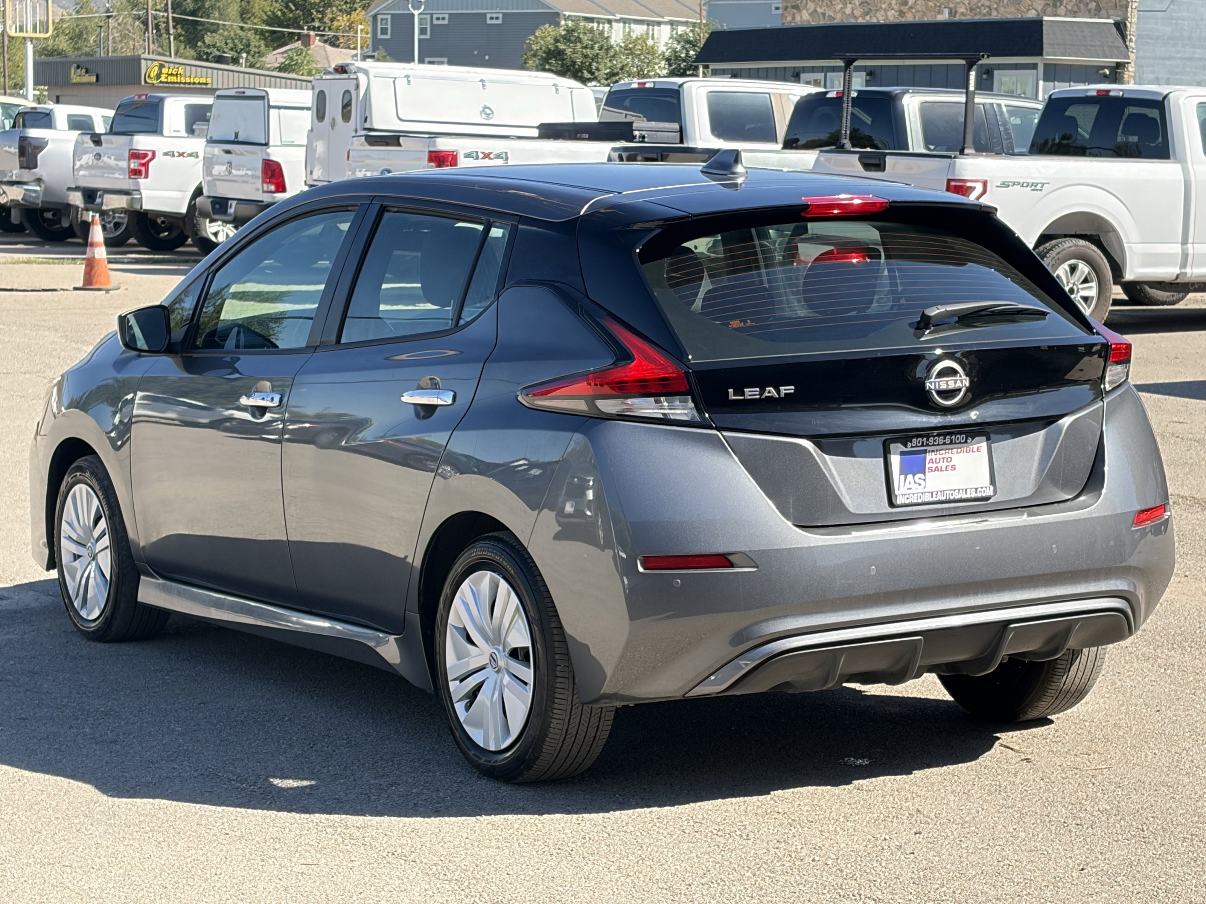 Used 2025 Nissan Leaf S FWD image 4