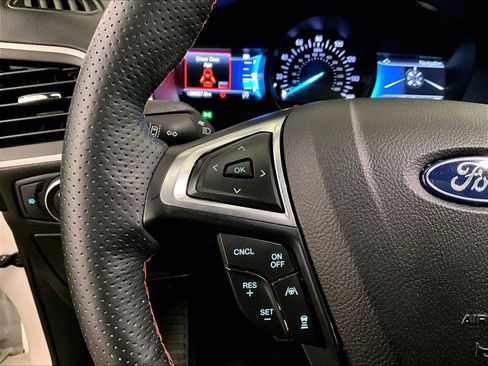 Used 2021 Ford Edge ST-Line image 17