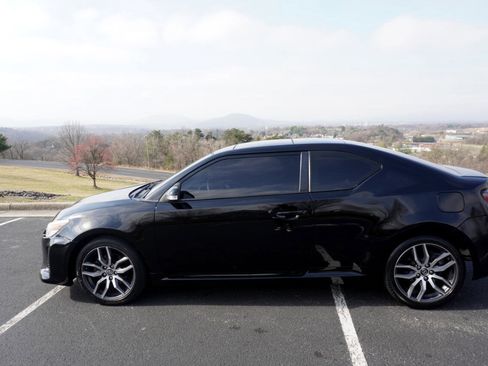 Used 2015 Scion tC Sports Coupe 6-Spd AT image 4