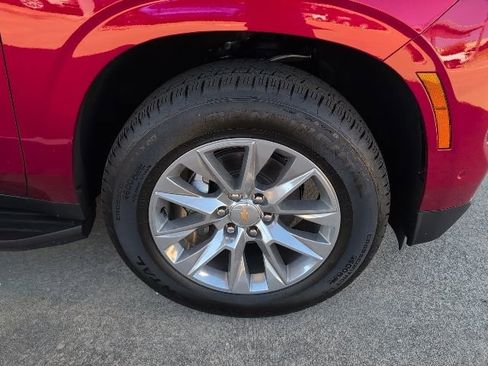 New 2025 Chevrolet Suburban Premier image 3