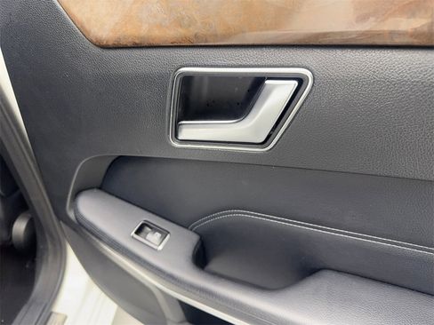Used 2014 Mercedes-Benz E 350 Sedan image 42