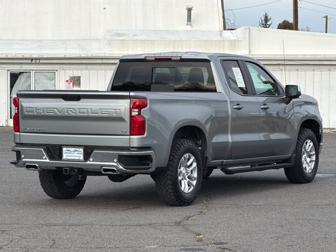 Used 2023 Chevrolet Silverado 1500 LT w/ Z71 Off-Road Package image 2