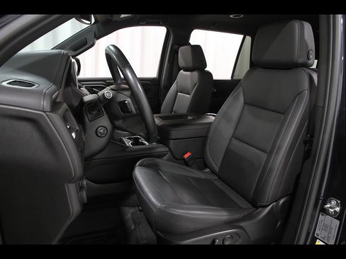Certified 2024 Chevrolet Tahoe Z71 w/ Luxury Package AWD/4WD image 5