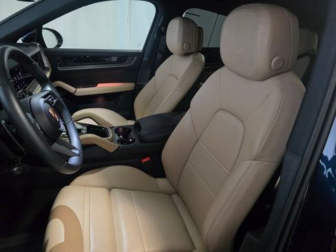 Certified 2025 Porsche Cayenne Coupe AWD/4WD image 5