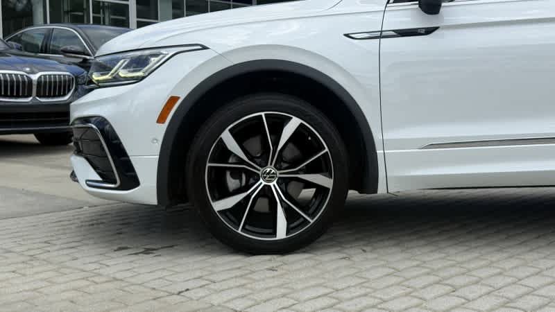 Used 2022 Volkswagen Tiguan SEL R-Line AWD/4WD image 10
